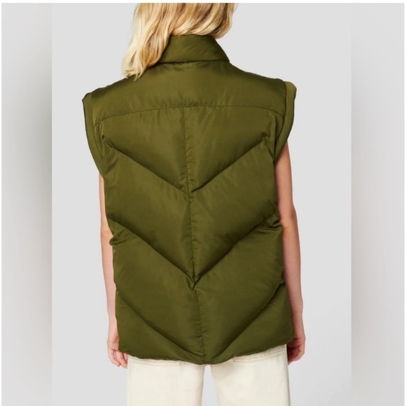 NWT Blank NYC Oversized Puffer Vest Matcha Latte Size Large - Picture 2 of 6